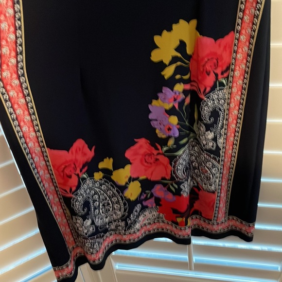 Roz&Ali Navy Blue sleeveless dress. Like new. Beautiful floral design - Picture 5 of 6